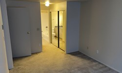 2bd 2ba Apartment Share in Kirkland for Male Roommate (Master w/Private Bath)